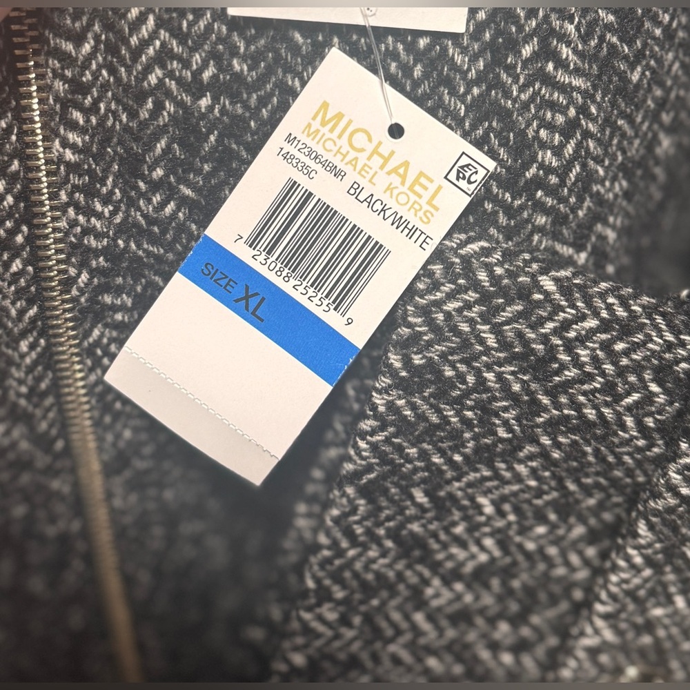 Michael Kors Women’s Tweed Coat Size XL. NWT

Removal Hoodie - Picture 6 of 8
